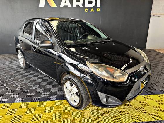 FORD FIESTA 1.0 ROCAM SEDAN 8V FLEX 4P MANUAL FORD FIESTA 1.0 ROCAM SEDAN 8V FLEX 4P MANUAL